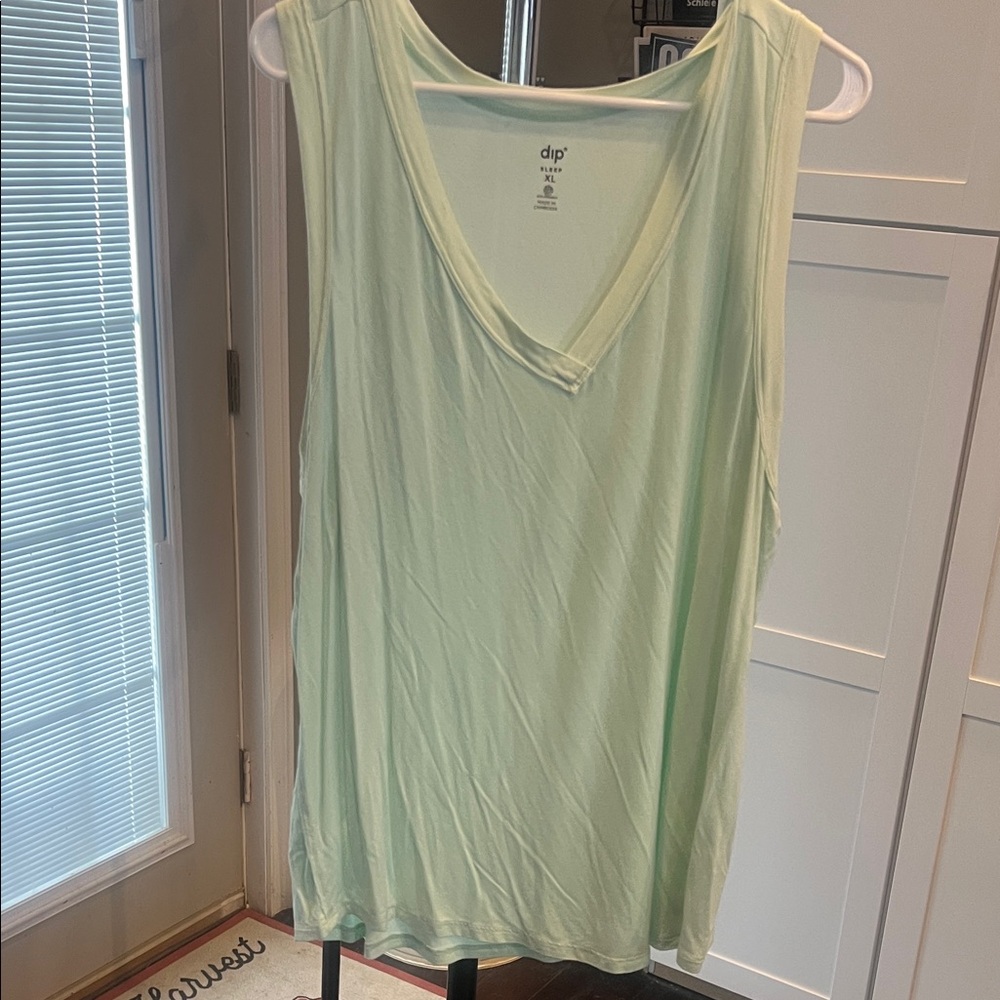 Dip sleepwear / Women's Light Green V-Neck Tank Top-